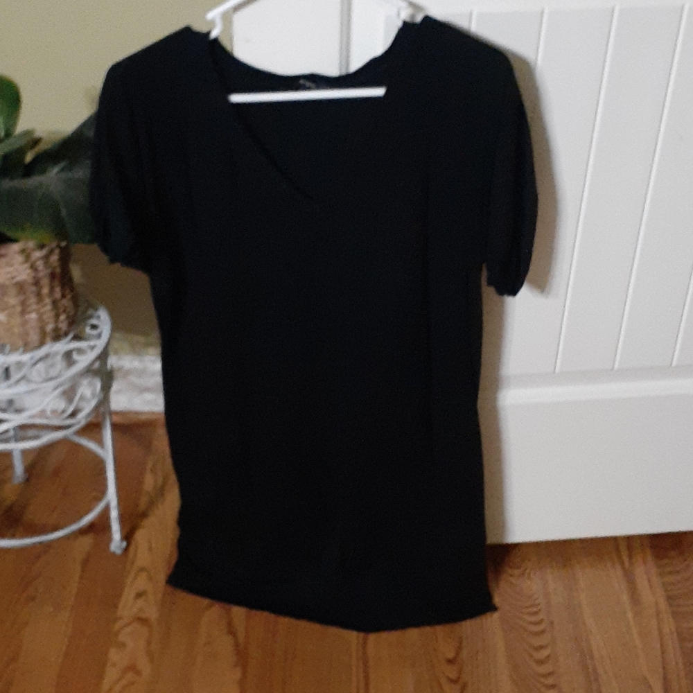 Black short sleeve tunic vneck